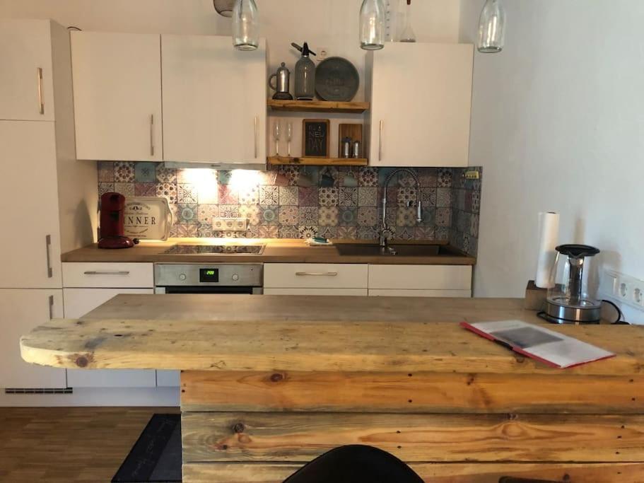 Lokschuppen Im Alten Bahnhof Industrial Style Moschheim 外观 照片