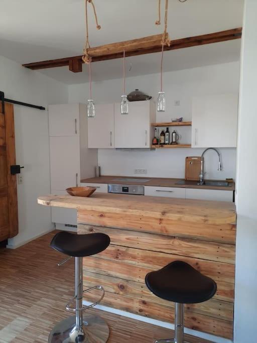 Lokschuppen Im Alten Bahnhof Industrial Style Moschheim 外观 照片
